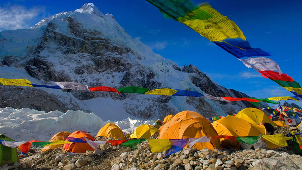 珠穆朗玛峰南基地营，尼泊尔 (© David Noyes/Danita Delimont)
