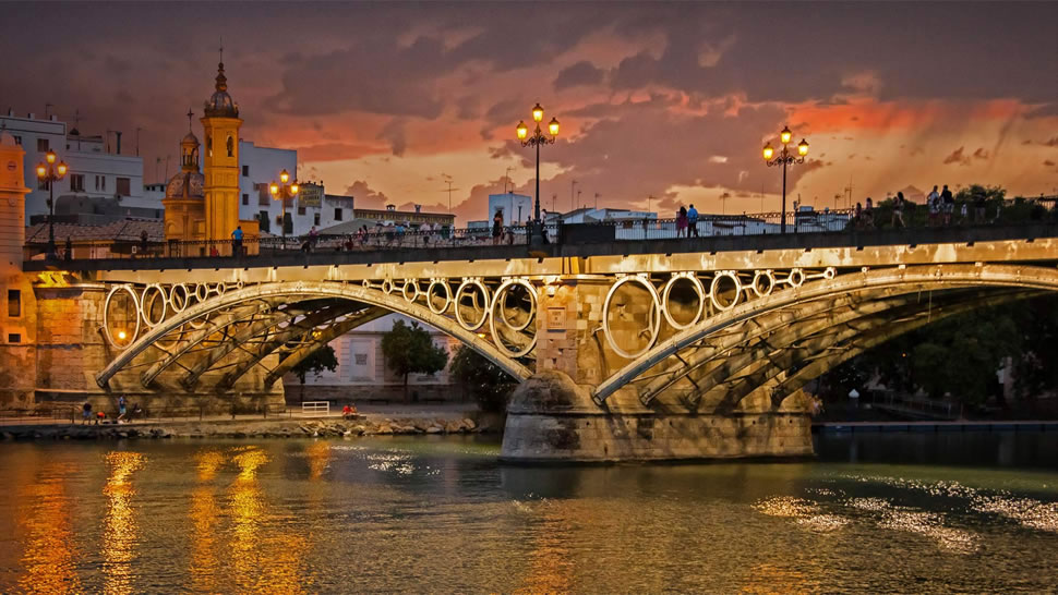 伊莎贝尔二世桥，塞维利亚 (© Zu Sanchez Photography/Getty Images)