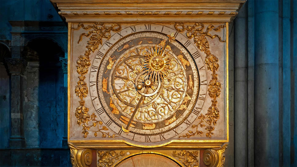 里昂天文钟，法国里昂 (© kyolshin/Alamy)