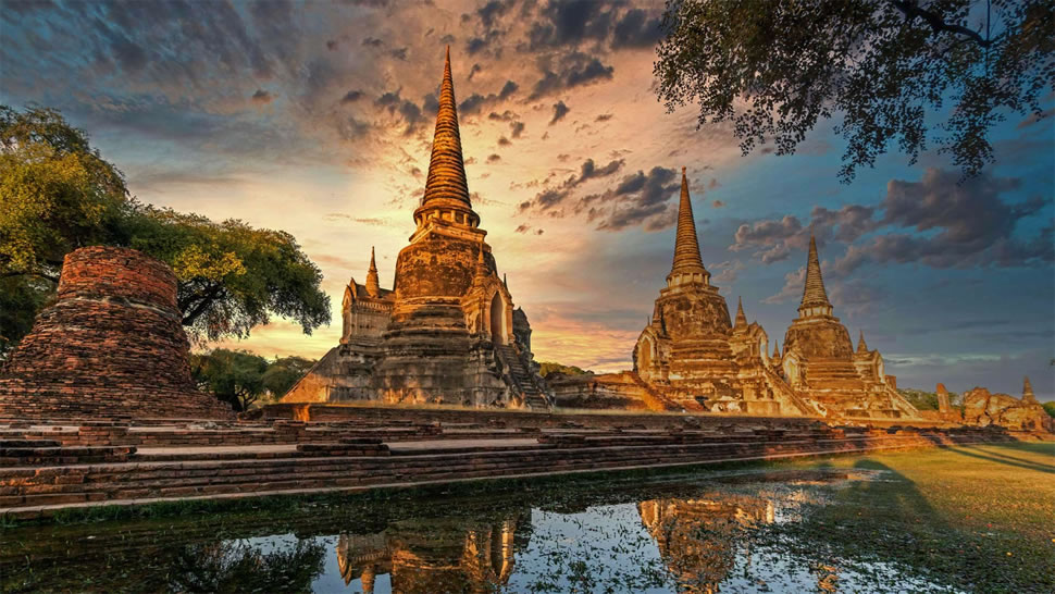 大城历史公园中的帕喜善佩寺，泰国大城府 (© travelstock44/Alamy)