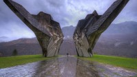 波斯尼亚和黑塞哥维那，苏捷什卡国家公园，二战纪念碑 (© Brendan van Son/Tandem Stills & Motion)
