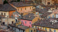 城墙环绕之城乌尔比诺的屋顶，意大利 (© Andrea Pucci/Getty Images)