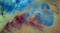 位于国际空间站的Sally Ride EarthKAM由中学生编写程序后拍摄了撒哈拉沙漠的部分图像，非洲 (© NASA)