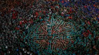 第26届叠人塔大赛的选手们， 西班牙塔拉戈纳 (© Xinhua/Pau Barrena/Getty Images)