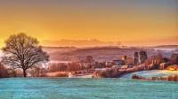 日光下的村落，英格兰东萨塞克斯郡 (© JohnnyPowell/iStock/Getty Images Plus)