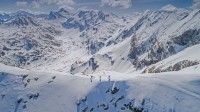 在高地陶恩山脉的滑雪旅行，奥地利巴德加斯坦 (© RooM the Agency/Alamy)