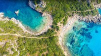 蒂莫尼港海滩，科孚岛，希腊 (© nantonov/Getty Images)
