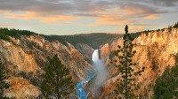 黄石下瀑布，黄石国家公园，怀俄明州，美国 (© Tim Fitzharris/Minden Pictures)