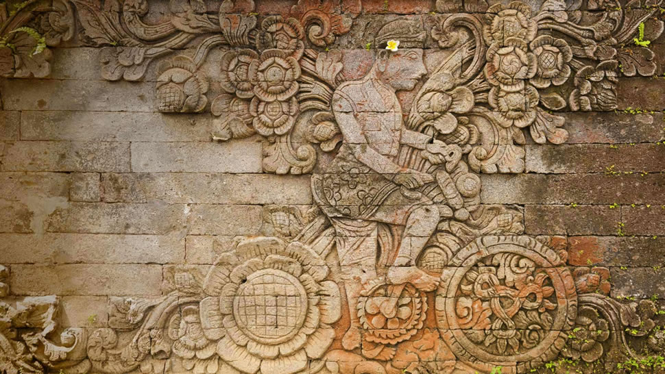 the Pura Meduwe Karang神庙中雕刻艺术家W.O.J.Nieuwenkamp的作品，印度尼西亚巴厘岛 (© John Elk III/Getty Images)