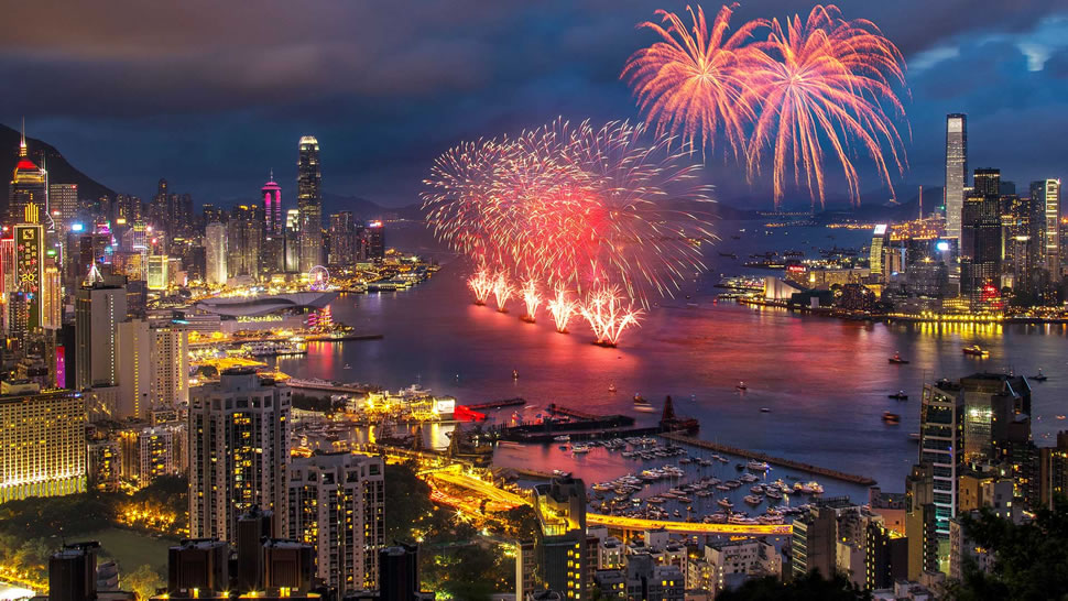 【香港回归22周年】 (© ViewStock/Getty Images)