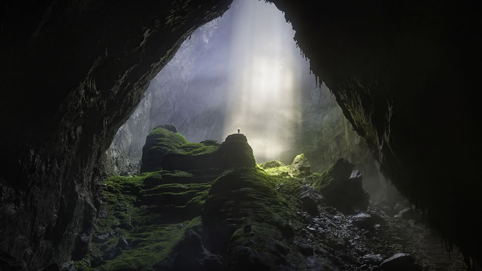 峰牙－己榜国家公园中的韩松洞，越南 (© David A Knight/Shutterstock)
