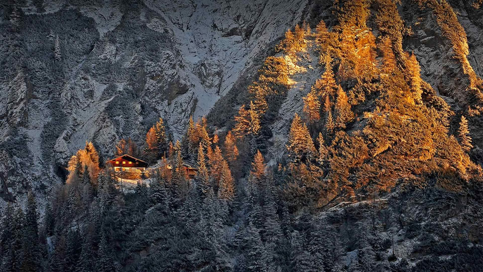 巴伐利亚阿尔卑斯山脉中的米滕瓦尔德小屋，德国 (© Sebastian Frölich/Offset by Shutterstock)