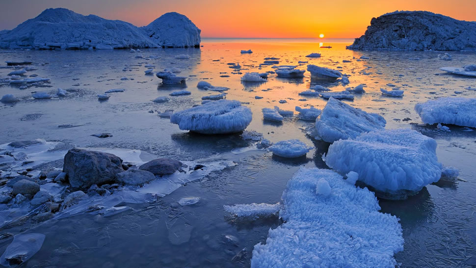温尼伯湖沿岸的春日冰雪，曼尼托巴 (© Mike Grandmaison/Jaynes Gallery/DanitaDelimont.com)