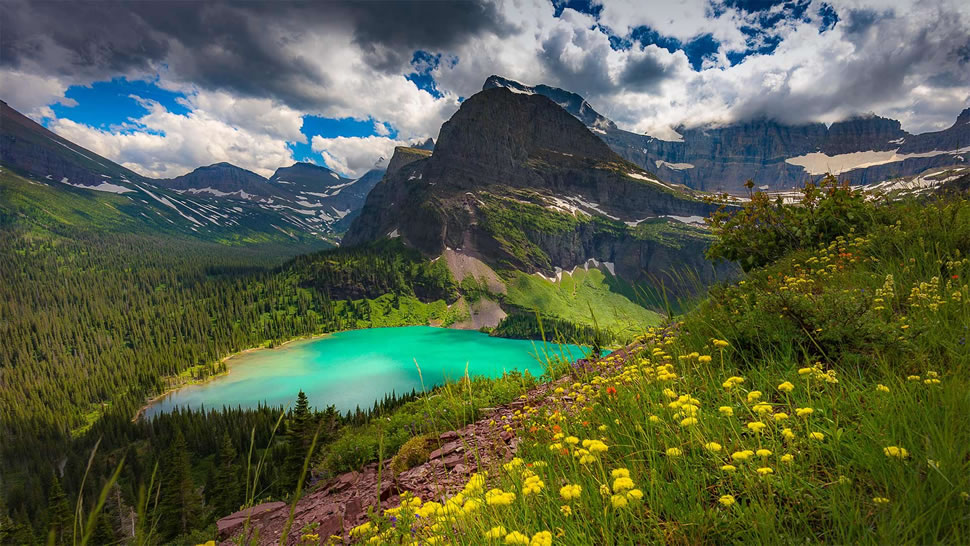 格林内尔湖，蒙大拿州冰川国家公园 (© Pung/Shutterstock)