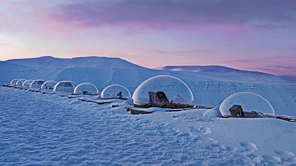 半球形的谢尔亨里克森天文台，挪威斯瓦尔巴群岛 (© Vincent Fournier/Gallery Stock)