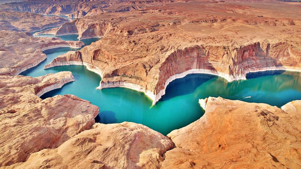 鲍威尔湖，美国 (© Peter Schaefer/Alamy)