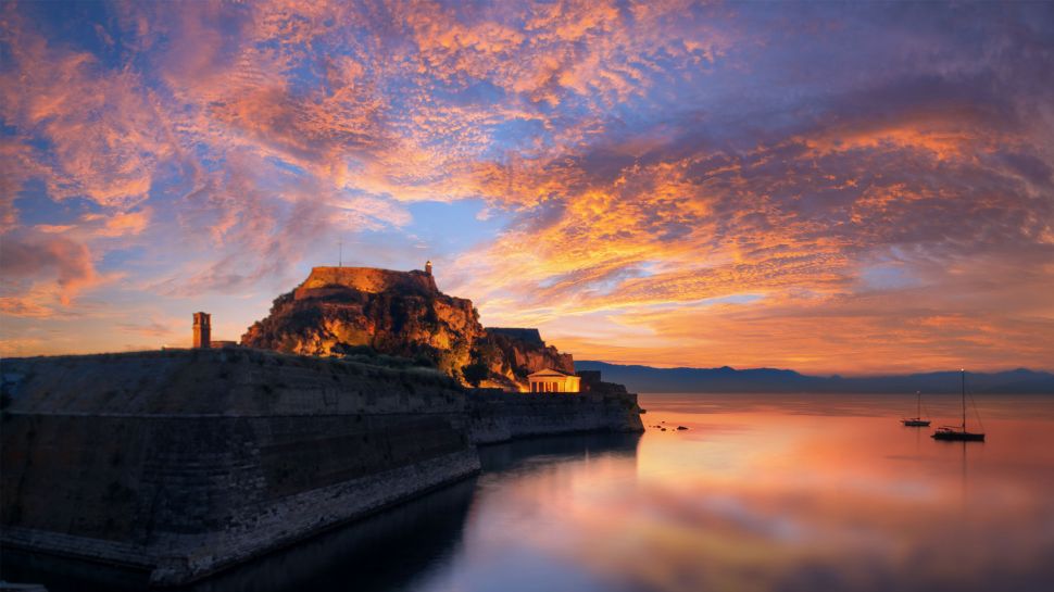 科孚岛旧城堡 (© Netfalls Remy Musser/Shutterstock)