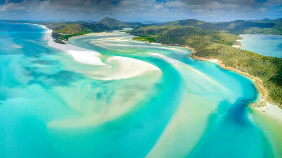 白天堂海滩，圣灵群岛，昆士兰州，澳大利亚 (© Coral Brunner/Shutterstock)