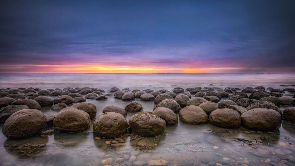 保龄球海滩的日落，门多西诺县，加利福尼亚，美国 (© Melo Qiao/Getty Images)