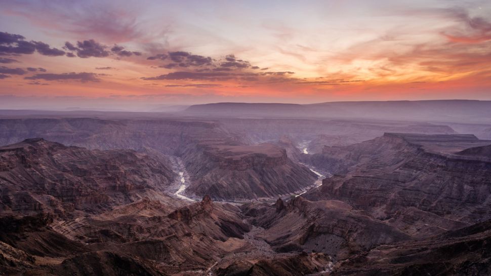 鱼河大峡谷，纳米比亚 (© R. M. Nunes/Getty Images)