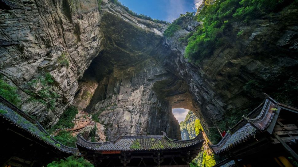 天生三桥，重庆武隆岩溶国家地质公园，中国 (© Pav-Pro Photography Ltd/Shutterstock)