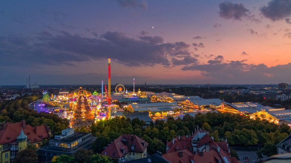 Oktoberfest in Munich at sunset (© AllesSuper21/iStock/Getty Images)