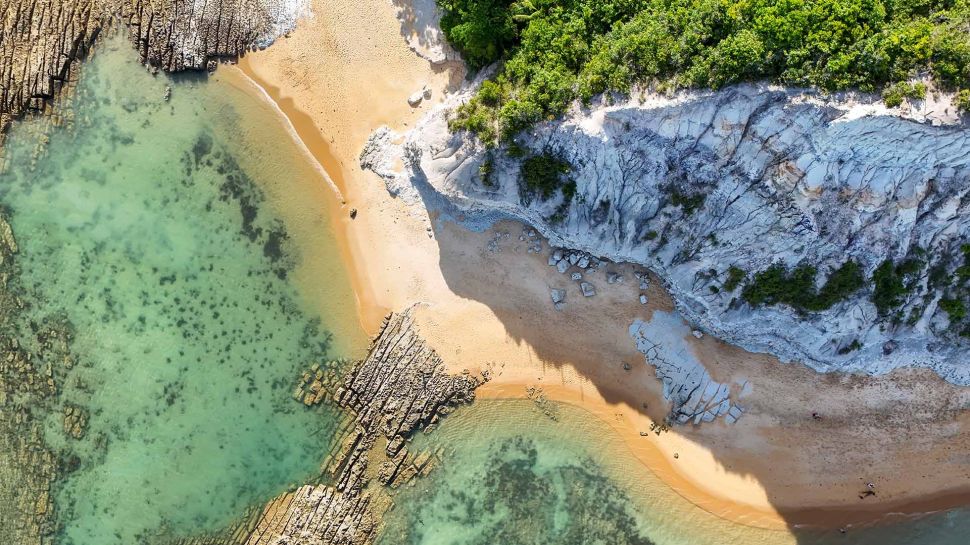 镜面海滩，塞古罗港，巴伊亚州，巴西 (© Marcelo Nacinovic/Getty Images)