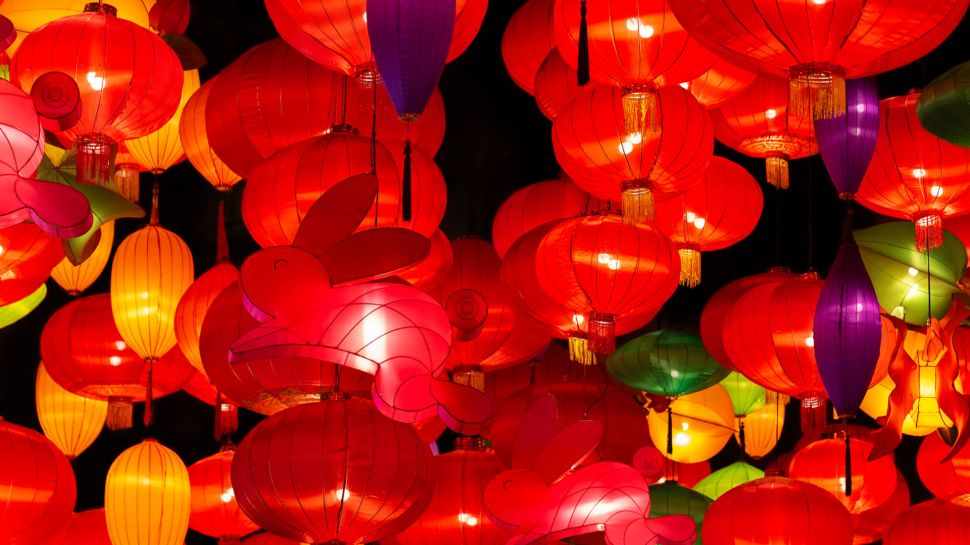 庆祝中秋节的中国灯笼 (© LeeYiuTung/Getty Images)
