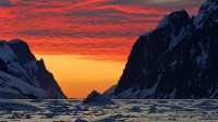 南极的日落 (© Jan Vermeer/Minden Pictures)
