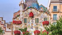 巴特罗之家，西班牙巴塞罗那 (© Jon Arnold Images Ltd/Alamy)