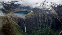 新西兰的萨瑟兰瀑布和奎尔湖 (© Michael Rathmayr/plainpicture)