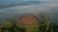 中爪哇省的婆罗浮屠，印度尼西亚 (© Oleh Slobodeniuk/Getty Images)