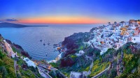 圣托里尼岛上的伊亚镇，希腊 (© Zebra-Studio/Shutterstock)
