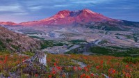 圣海伦斯山国家火山纪念区的边界小径，美国华盛顿州 (© Don Geyer/Alamy)