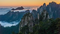 黄山的日出，中国 (© zhouyousifang/Getty Images)