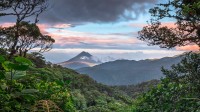 阿雷纳尔火山，蒙泰韦尔德，哥斯达黎加 (© Kevin Wells/Getty Images)