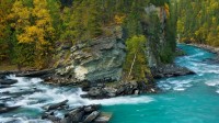 罗布森山附近的弗雷泽河，大不列颠哥伦比亚省，加拿大 (© phototropic/Getty Images)