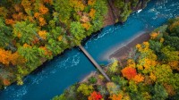 铜瀑布州立公园的巴德河，威斯康星州，美国 (© Big Joe/Getty Images)