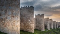 中世纪城墙，阿维拉，西班牙 (© Scott Suriano/Getty Images)