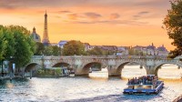 塞纳河上的新桥，巴黎，法国 (© f11photo/Getty Images)