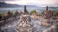 婆罗浮屠大佛寺，爪哇岛，印度尼西亚 (© Robertharding/Shutterstock)