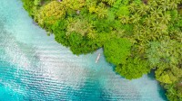 Pulau Ay蓝色泻湖, 班达群岛, 印度尼西亚 (© fabio lamanna/Alamy Stock Photo)