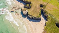 大教堂海滩，加利西亚，西班牙 (© Tui De Roy/Amazing Aerial Agency/Abobe Stock)