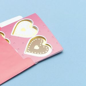 爱心图片：传递爱的情谊-爱心卡片图片两幅